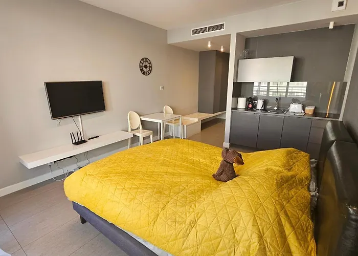 Ovo Od Dziedzinca Apartman *